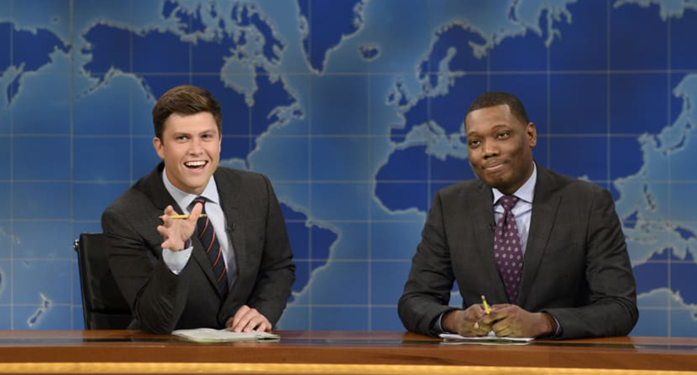 Colin Jost (trái) là một cây bút tài năng xuất thân từ trường đại học Harvard danh giá. Ảnh: Saturday Night Live