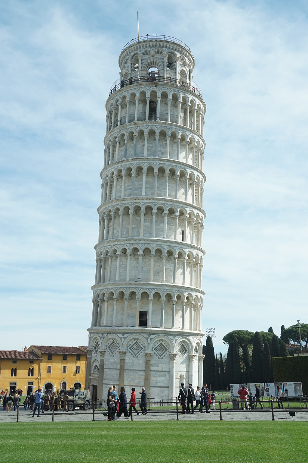 Một trong 7 kì quan của thế giới - Tháp nghiêng Pisa được chụp bởi du khách của Tugo. 
