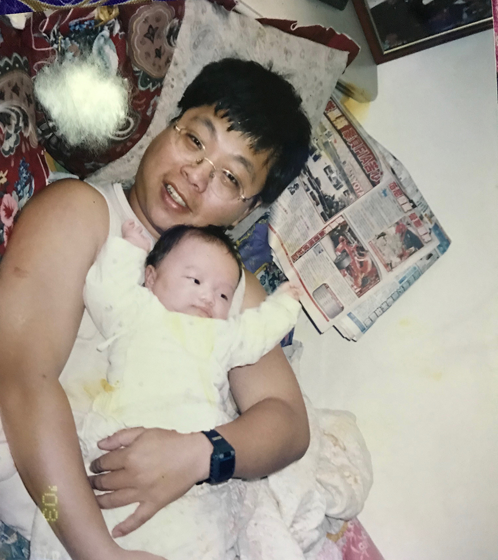 Chồng và con chị Thanh ở Đài Loan Ảnh: Anh Lê chụp lại