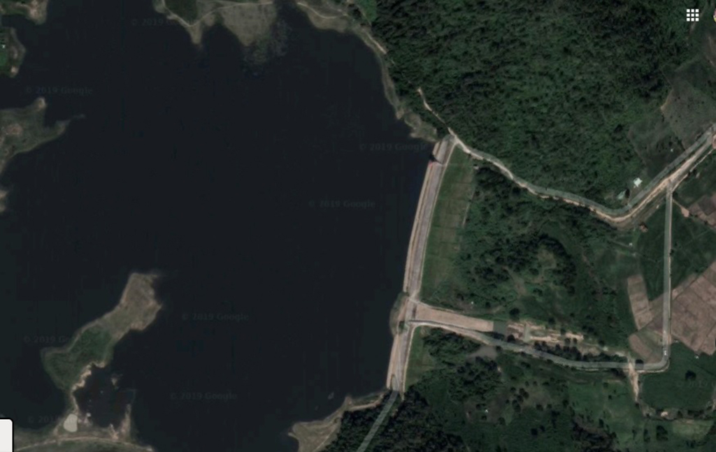 Khu vực xug quanh hồ thủy nông Ia Hdreh, rừng còn rất nhiều (Ảnh chụp từ vệ tinh).