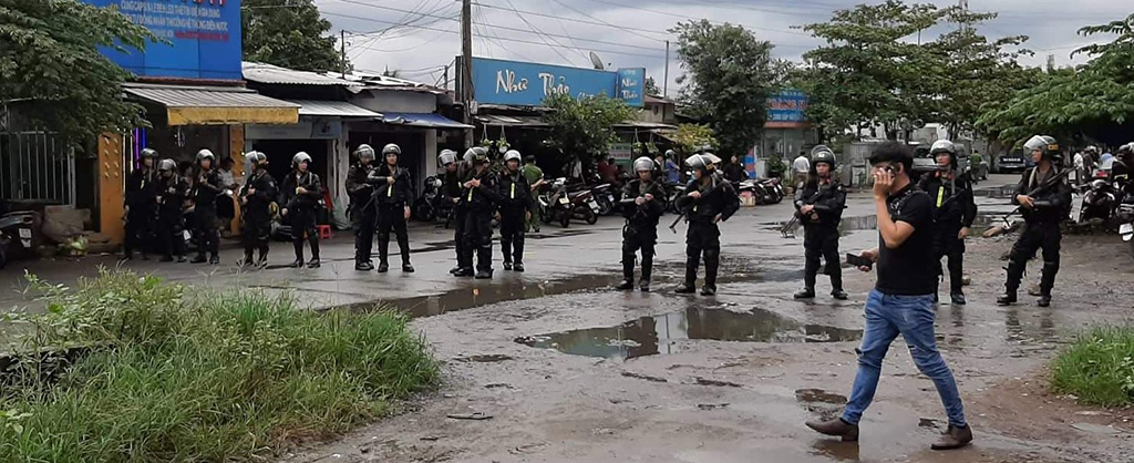 Rất đông cảnh sát cơ động bảo vệ hiện trường Phạm Thu Ngân