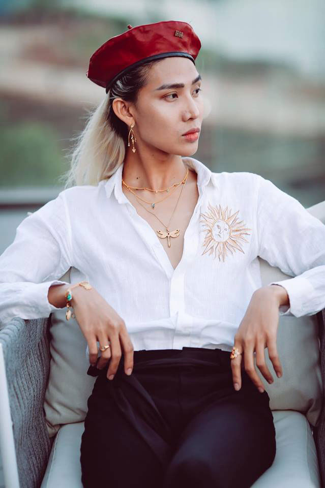 Mid Nguyễn là một trong những người mẫu hiếm hoi của làng thời trang Việt. Ảnh: FBNV