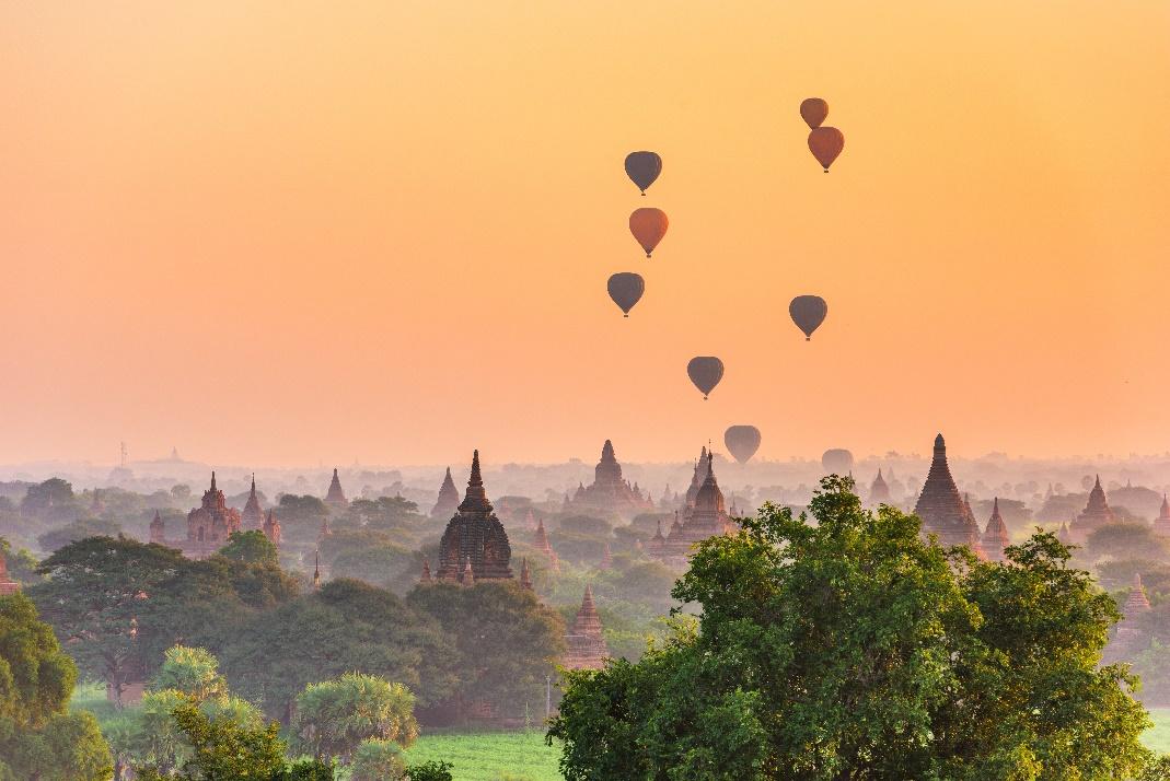 Bạn sẽ ngắm Bagan từ trên độ cao 300 mét Ảnh: Envato