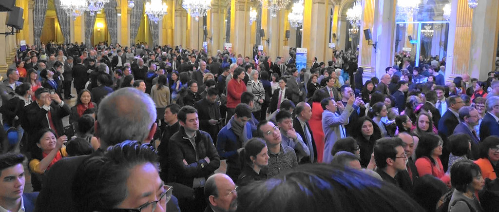 Đông đảo bạn bè quốc tế, Pháp và kiều bào dự Tết Nguyên đán tại Tòa Thị chính Paris (Pháp) ẢNH: CTV