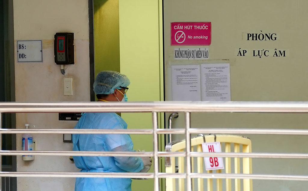 Phòng áp lực âm - nơi đang cách ly điều trị bệnh nhân Corona - Bệnh viện Bệnh nhiệt đới TP.HCM