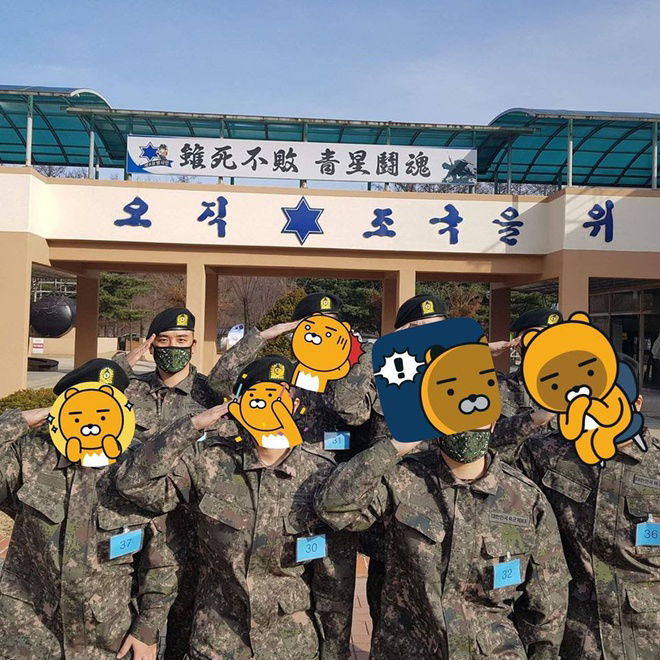 Seung Ri cùng đồng đội trong quân ngũ. Ảnh: chụp màn hình Koreaboo