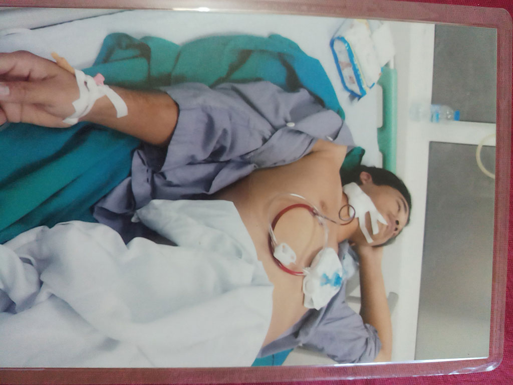 Nạn nhân Mai Thế Duy nhập viện phẫu thuật vết thương do bị đánh ngay tại trụ sở Công an P.Trần Lãm vào năm 2014 Ảnh: CTV