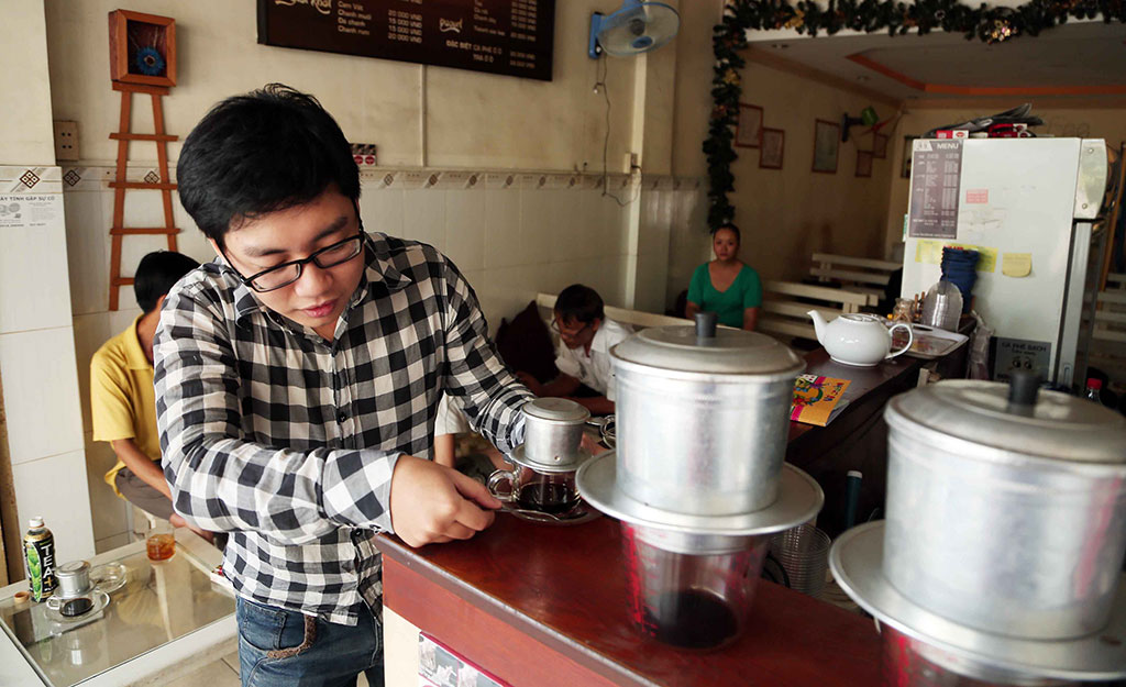 Cà phê Hà Nội, Việt Nam được xếp ở vị trí thứ 3 trong danh sách 10 điểm đến có thức uống cà phê tuyệt vời nhất CNN đưa ra (Ảnh: Đào Ngọc Thạch)