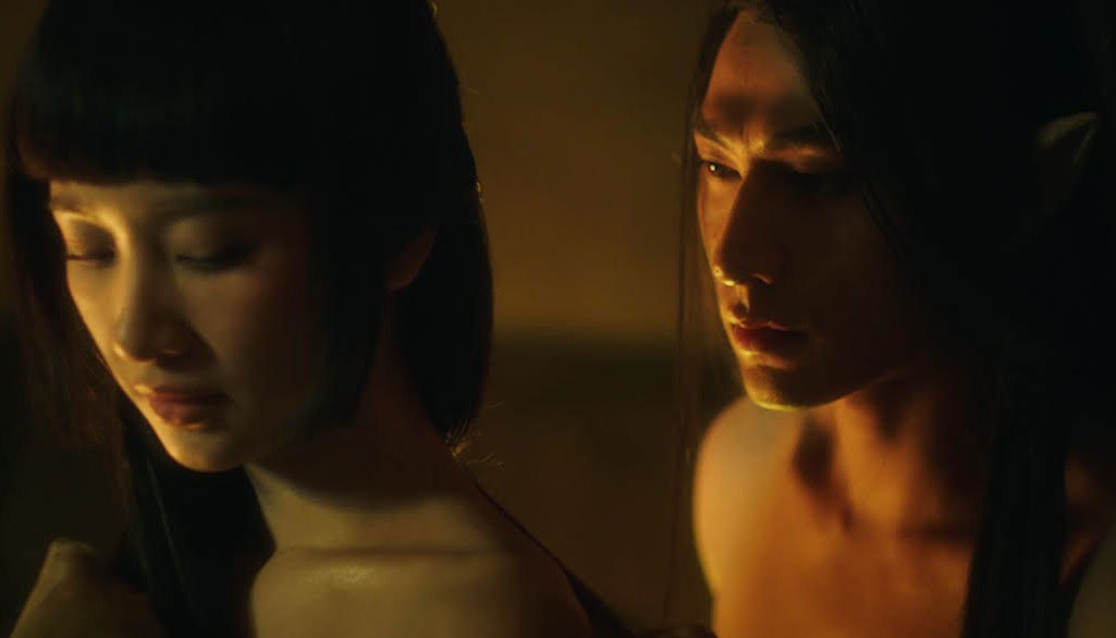 Trailer MV gây tò mò khi hé lộ cảnh nóng giữa Isaac và Jun Vũ - Ảnh: NVCC