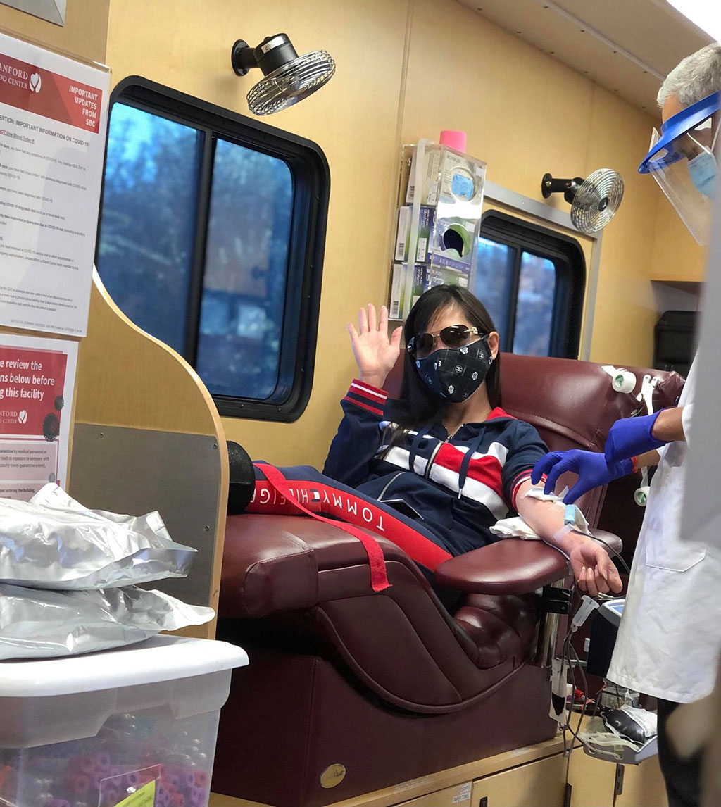 Chị Tiểu Vân tự nguyện hiến máu để hỗ trợ cộng đồng Ảnh: Nhân vật cung cấp