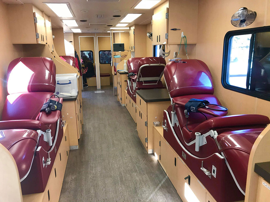 Bên trong chiếc xe lưu động đi hiến máu Ảnh: Nhân vật cung cấp