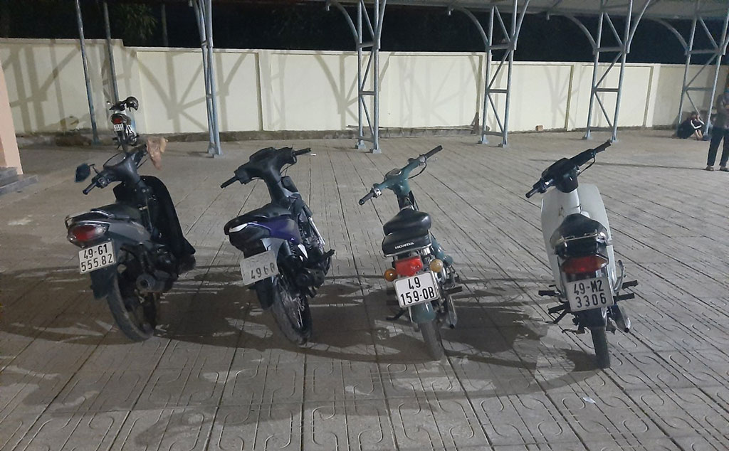 4 xe máy nghi tang vật trộm cắt tại nhà đối tượng Kiều Minh Hiếu Ảnh: Trùng Dương