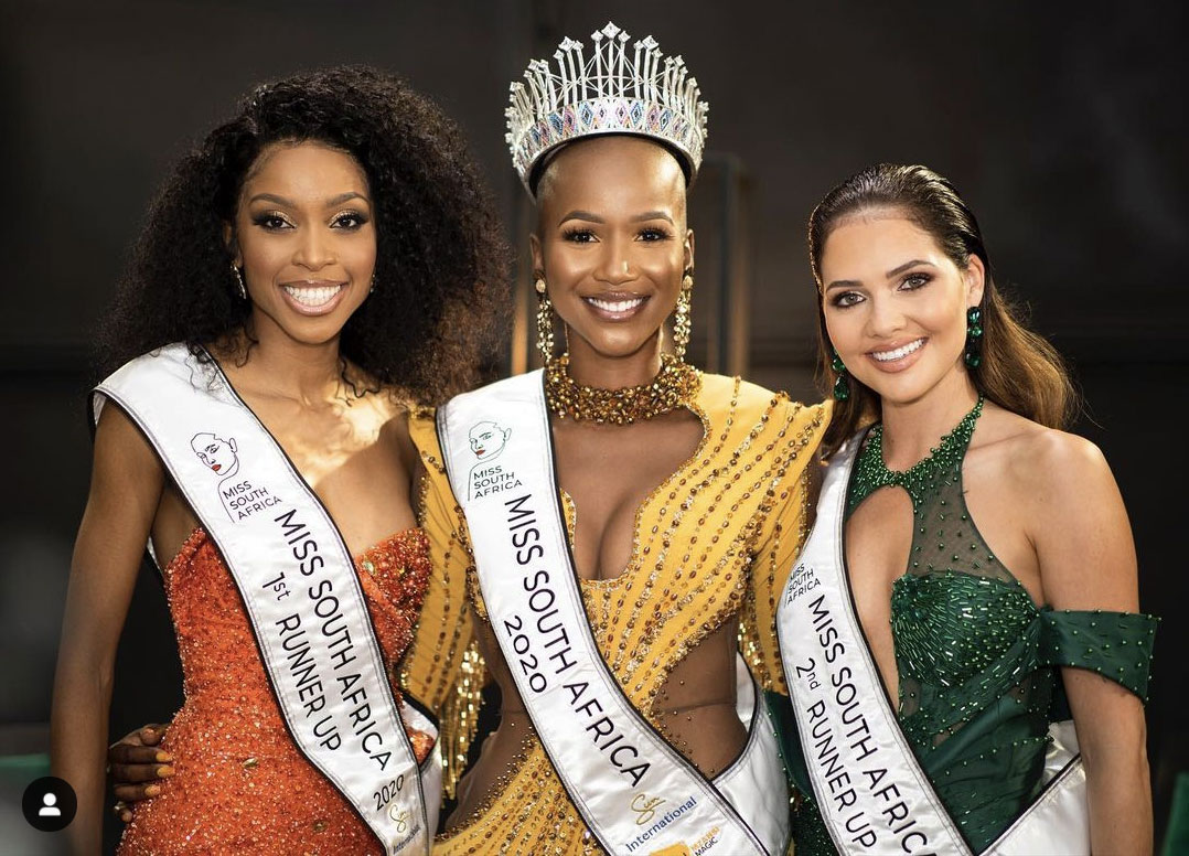 Natasha Joubert bên cạnh Hoa hậu Nam Phi 2020 Shudufhadzo Musida và Á hậu 1 Thato Mosehle. Ảnh: Instagram NV