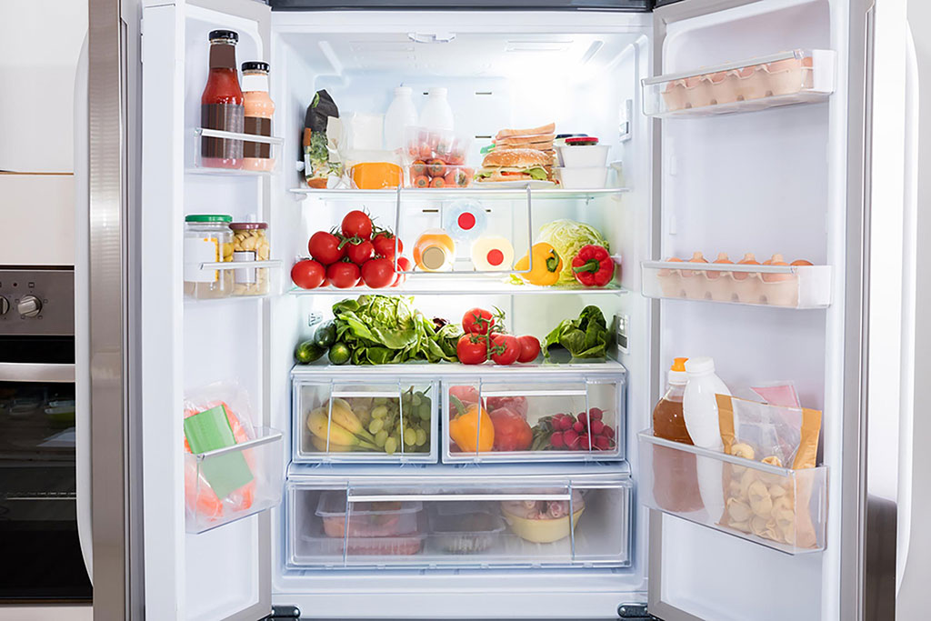 Điều đáng ngạc nhiên là tủ lạnh đầy thực sự hoạt động tốt nhất Shutterstock