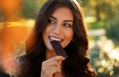  Sô cô la đen nguyên chất giúp cải thiện sức khỏe nhận thức Shutterstock
