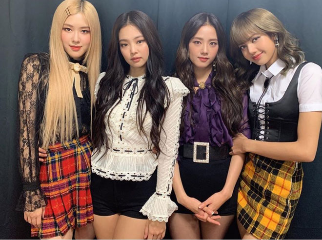 Jisoo, Jennie, Rosé và Lisa là 4 nữ ca sĩ được quản lý bởi công ty YG Entertainment. Ảnh: chụp màn hình Soompi