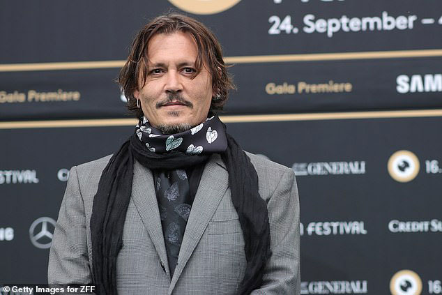 Johnny Depp vừa mới nộp đơn kháng cáo vụ thua kiện đánh vợ cũ. Ảnh: Getty images