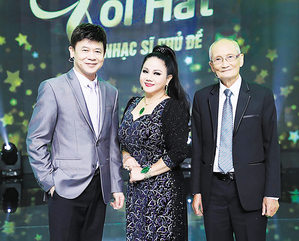 Nhạc sĩ Giao Tiên (bìa phải) cùng ca sĩ Ngọc Ánh, Thái Châu tham gia chương trình Hãy nghe tôi hát (2019)