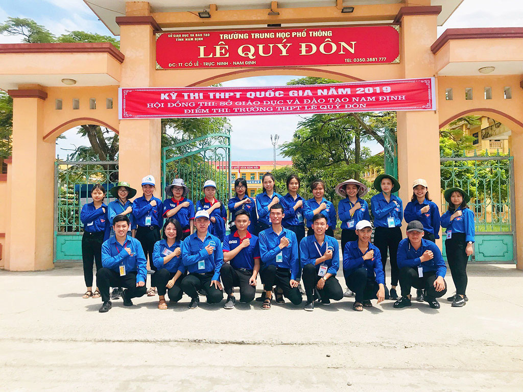  Một trong những hoạt động tình nguyện của học sinh trường THPT Lê Quý Đôn (Nam Định) (Ảnh: THPT Lê Quý Đôn)
