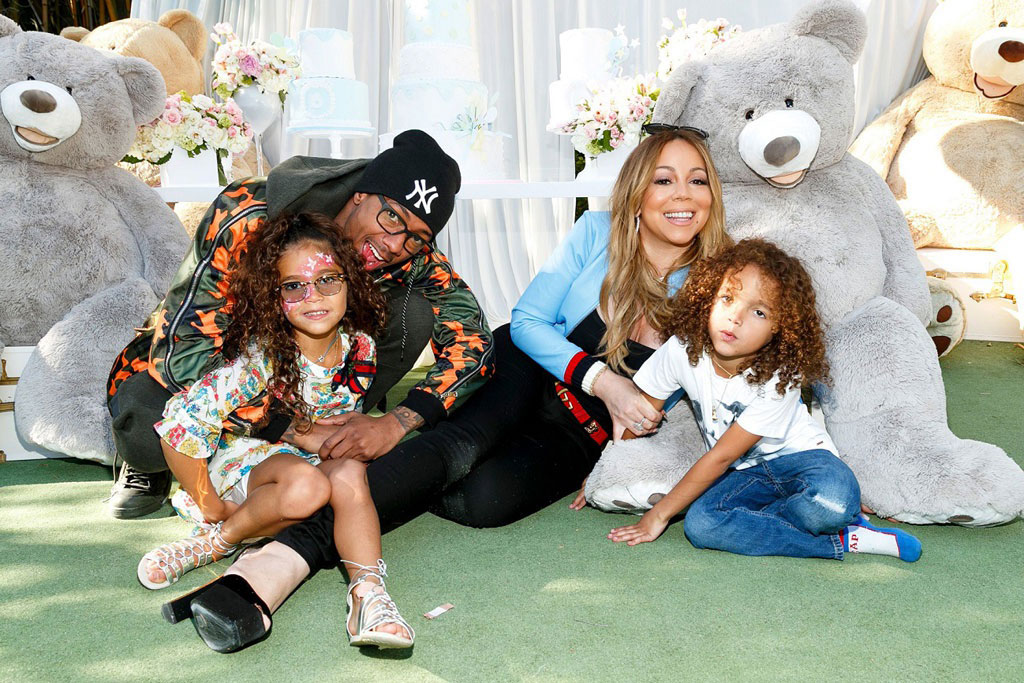 Nick Cannon bên Mariah Carey và 2 con chung. Ảnh: Getty images 
