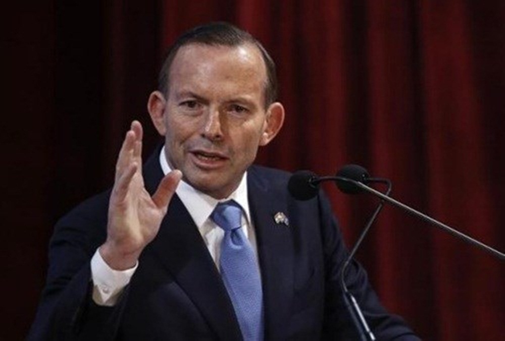 Ông Abbott nhiều lần bị bắt lỗi vì cách dùng từ, phát ngôn của mình - Ảnh: Reuters