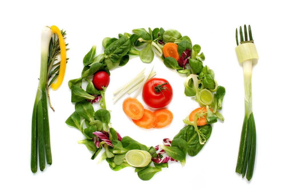 Cân bằng lượng rau xanh cần thiết cho cơ thể - Ảnh: Shutterstock