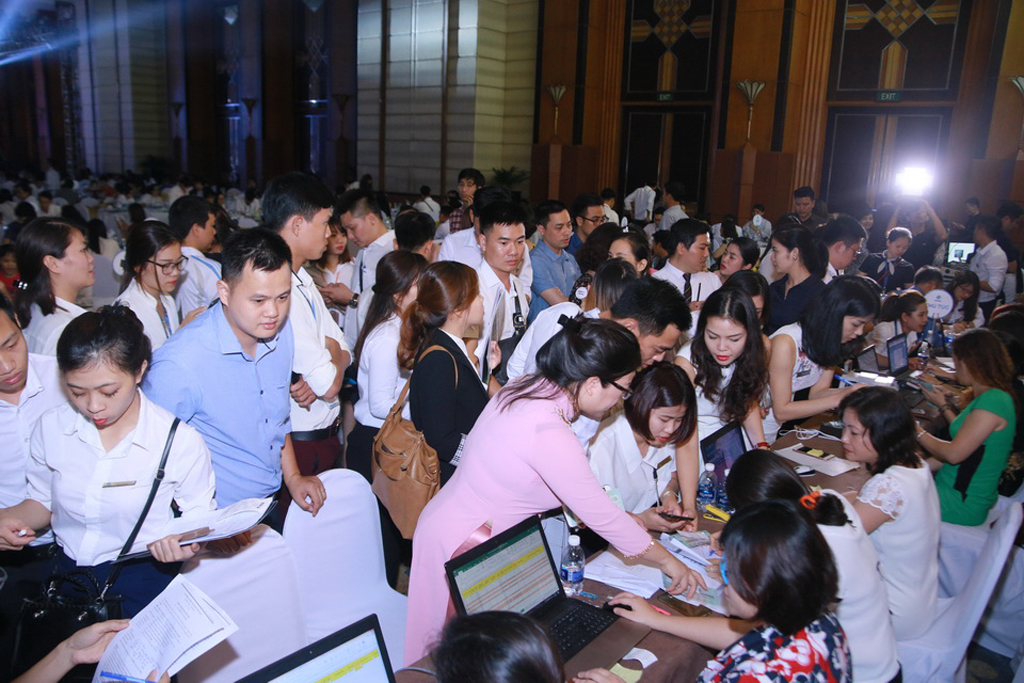 Sau thành công của buổi ra mắt dự án tại Hà Nội với gần 300 căn hộ đã nhanh chóng được đặt cọc, BIM Group dự kiến sẽ tổ chức lễ ra mắt dự án tại Quảng Ninh trong thời gian tới