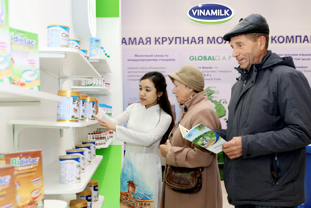 Ảnh chụp tại hội chợ Hàng Việt Nam chất lượng cao tại Liên bang Nga. Sản phẩm của Vinamilk hiện cũng có mặt ở hơn 40 nước trên thế giới