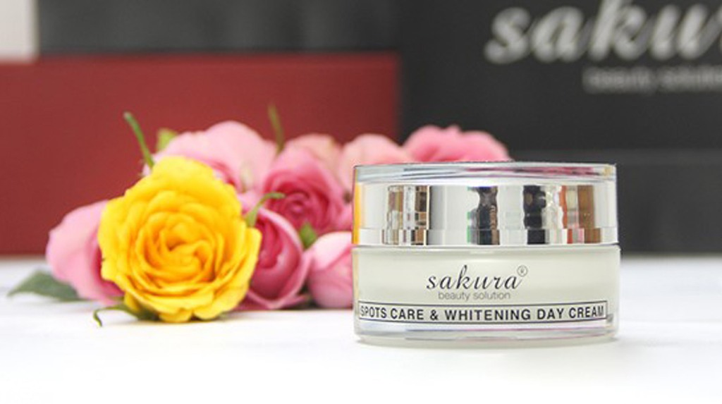 Kem Sakura Spots Care & Whitening Day Cream