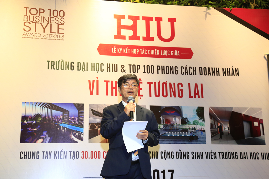 PGS-TS Thái Bá Cần - Hiệu trưởng Đại học HIU công bố chương trình mới của HIU