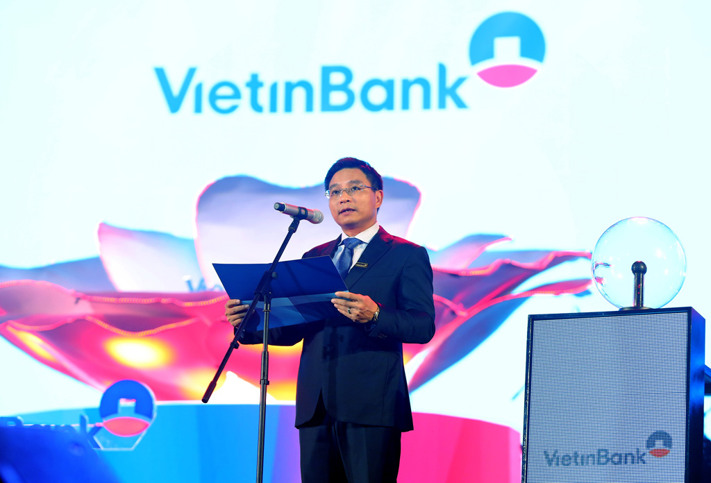 1-	Ông Nguyễn Văn Thắng -  Ủy viên dự khuyết BCH Trung ương Đảng, Chủ tịch HĐQT VietinBank phát biểu khai mạc 
