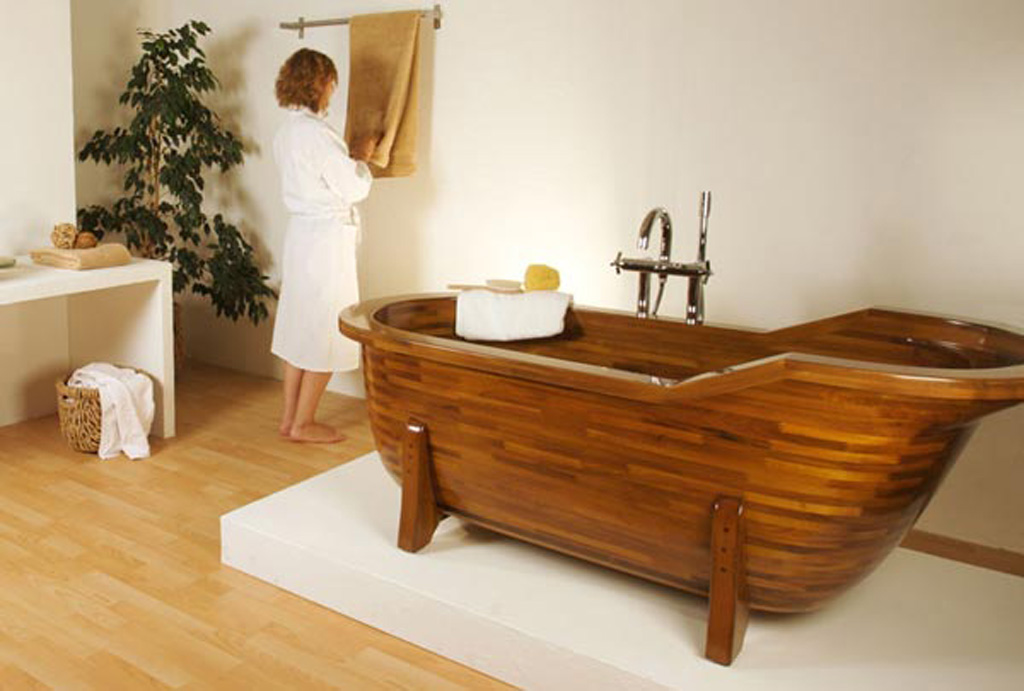 Chọn bồn tắm gỗ phù hợp với không gian và vị trí sẽ tạo nên sự sang trọng cho căn phòng
