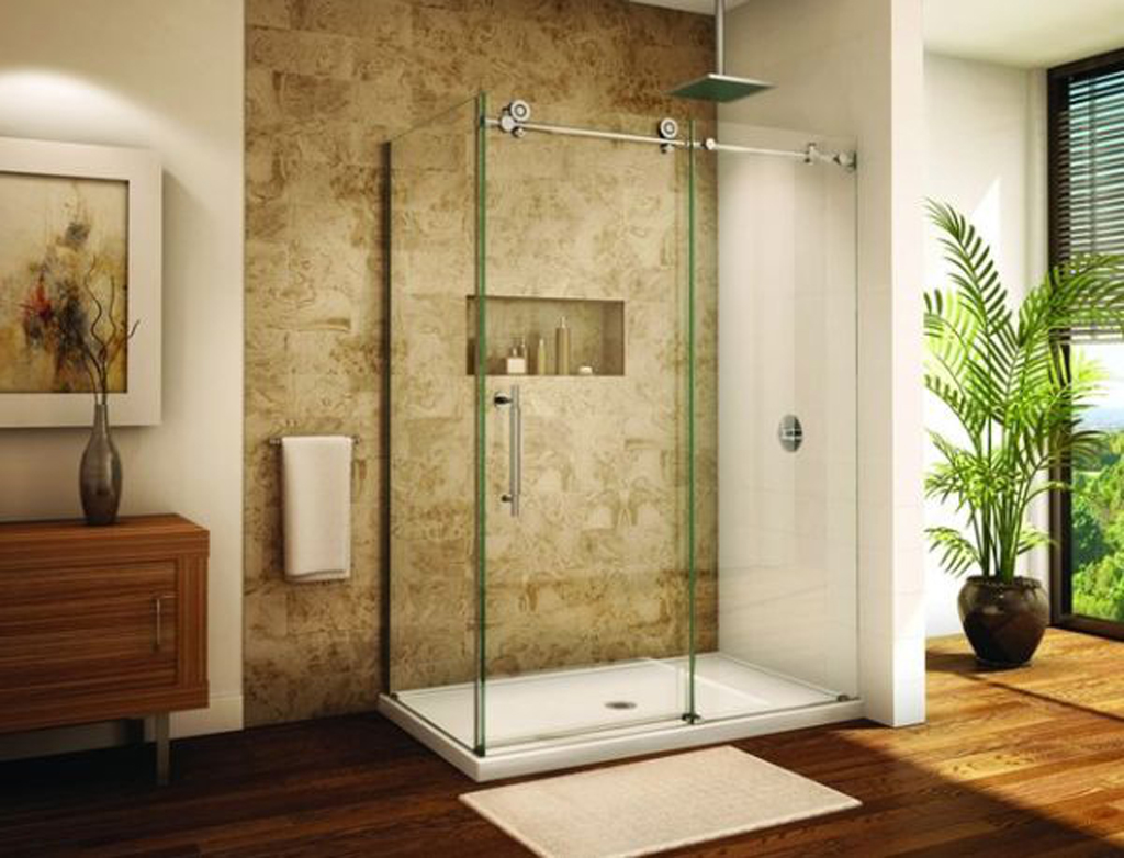 Phòng tắm kính tăng thêm sự sáng sủa và rộng rãi cho không gian nhà bạn