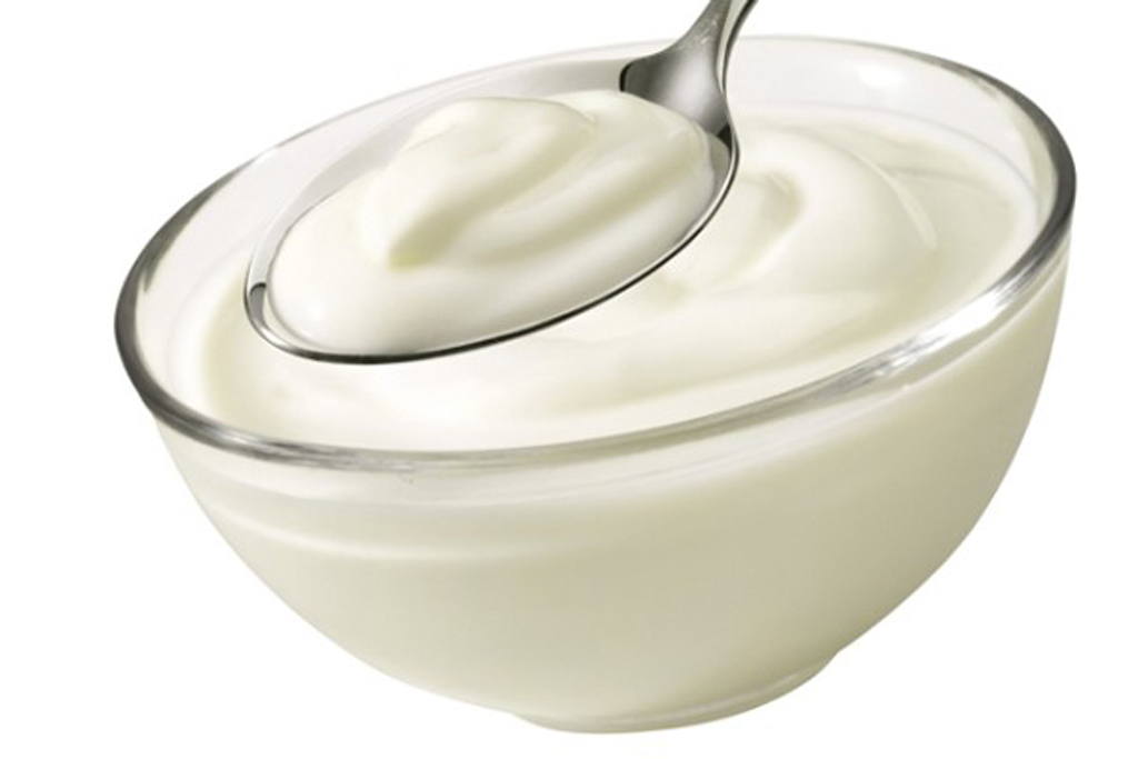 Bơ và sữa tươi không đường giúp làm mềm da và tẩy da chết hiệu quả