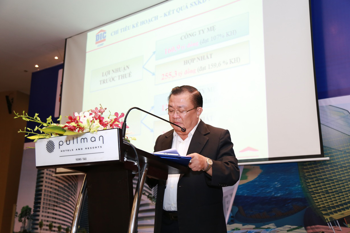 Ông Trần Minh Phú - TV.HĐQT, Tổng giám đốc DIC Corp báo cáo kết quả SXKD năm 2017 và kế hoạch năm 2018