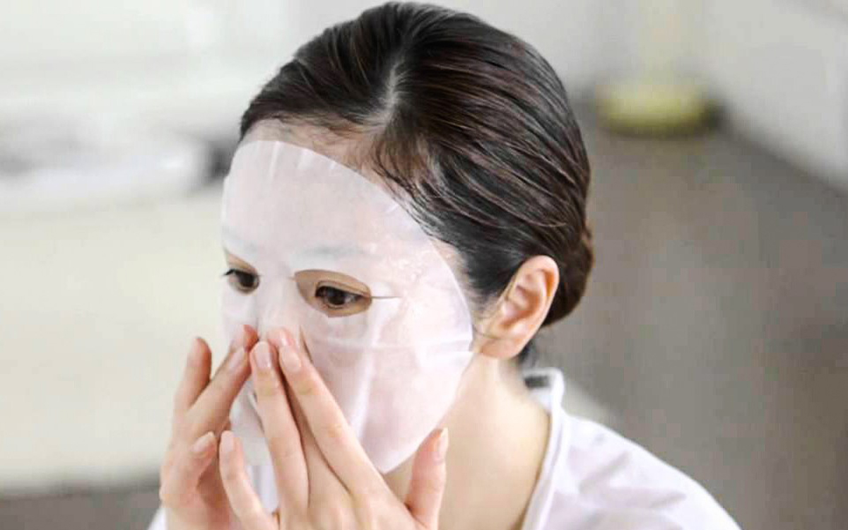 Đắp mặt nạ thường xuyên để bổ sung ẩm cho da