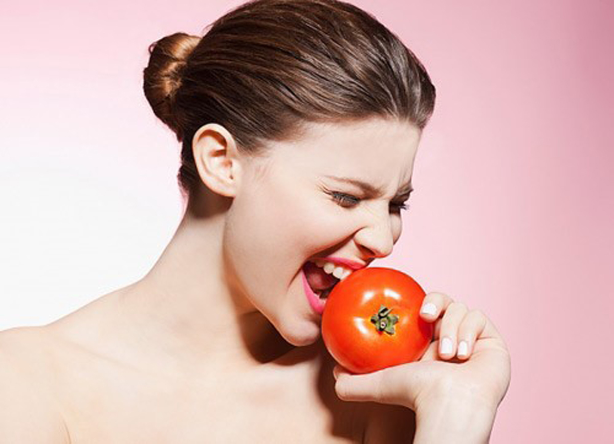 Cà chua là loại hoa quả đứng đầu trong top làm đẹp da của chị em phụ nữ