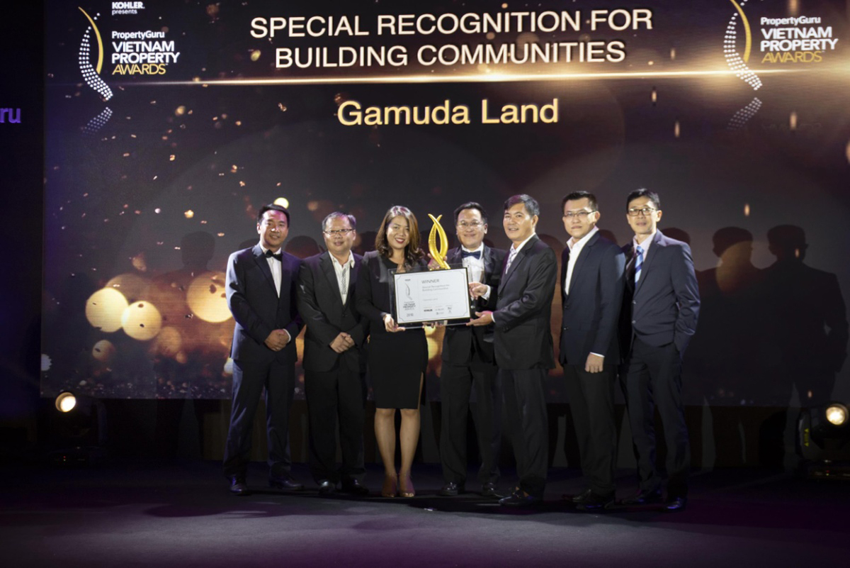 Đại diện Gamuda Land vinh dự nhận giải thưởng “Ghi nhận đặc biệt cho xây dựng các dự án cộng đồng” tại PropertyGuru Vietnam Property Awards 2018 