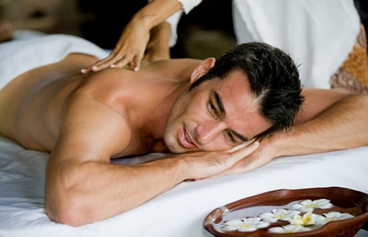Massage trị liệu tăng cường sức khỏe cho nam