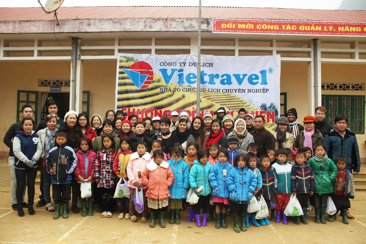 Ngoài việc chú trọng công tác kinh doanh, Vietravel rất quan tâm đến hoạt động xã hội chung tay vì cộng đồng