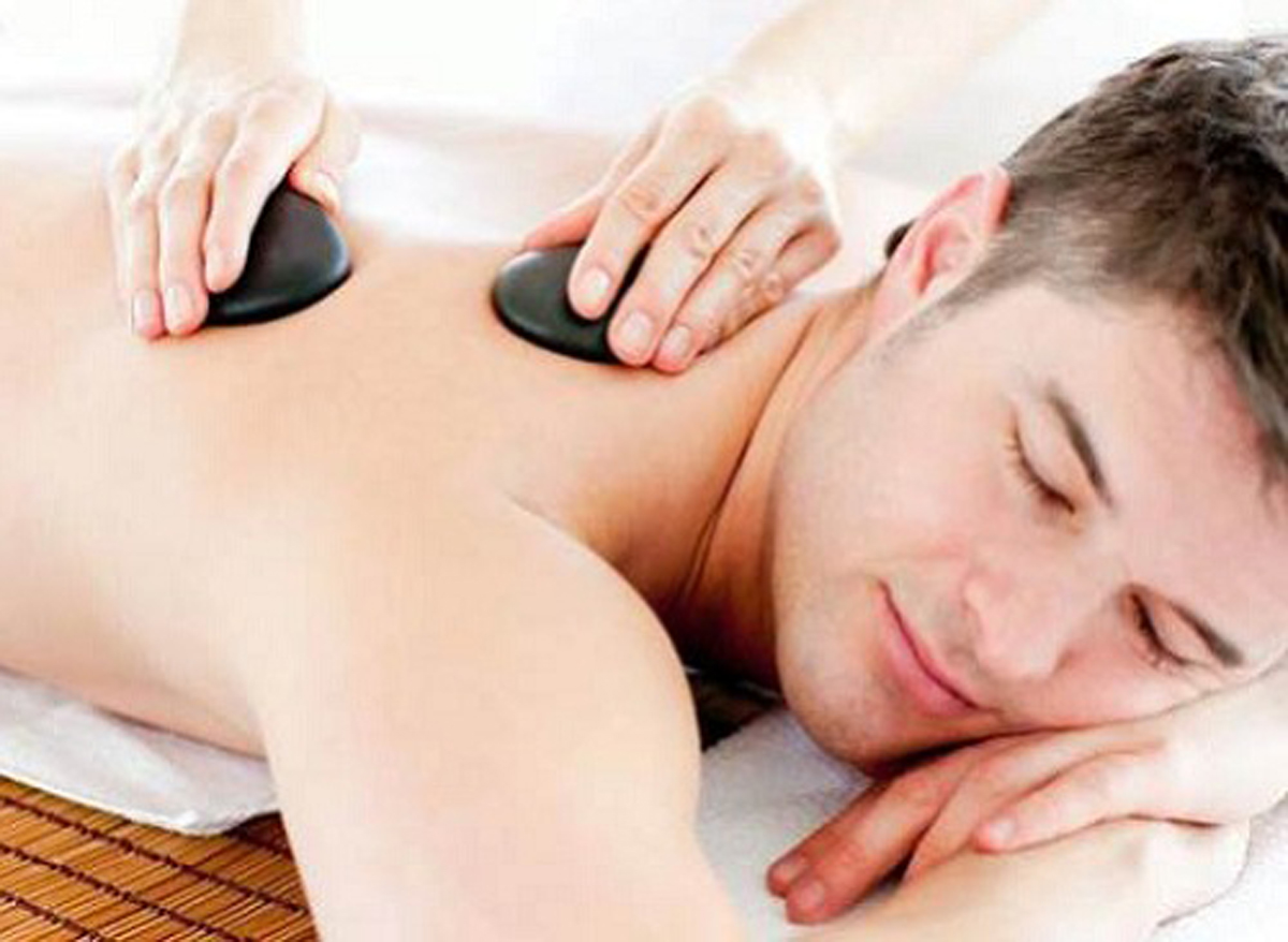 Dịch vụ bấm huyệt massage bằng đá nóng