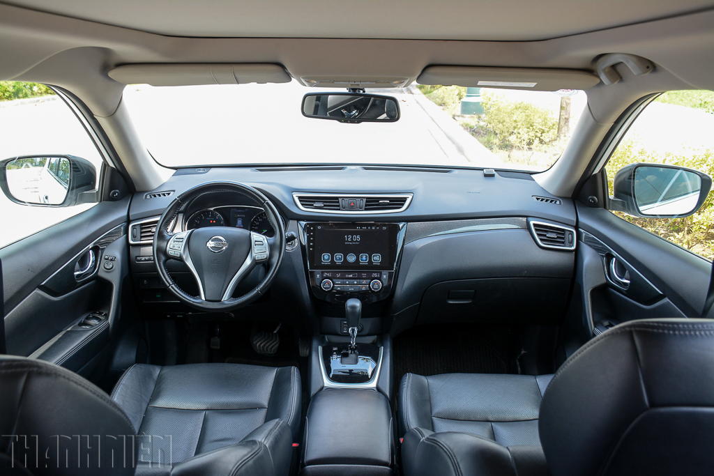 Nissan X-Trail V-Series sở hữu nội thất rộng rãi, thông thoáng với 3 hàng ghế