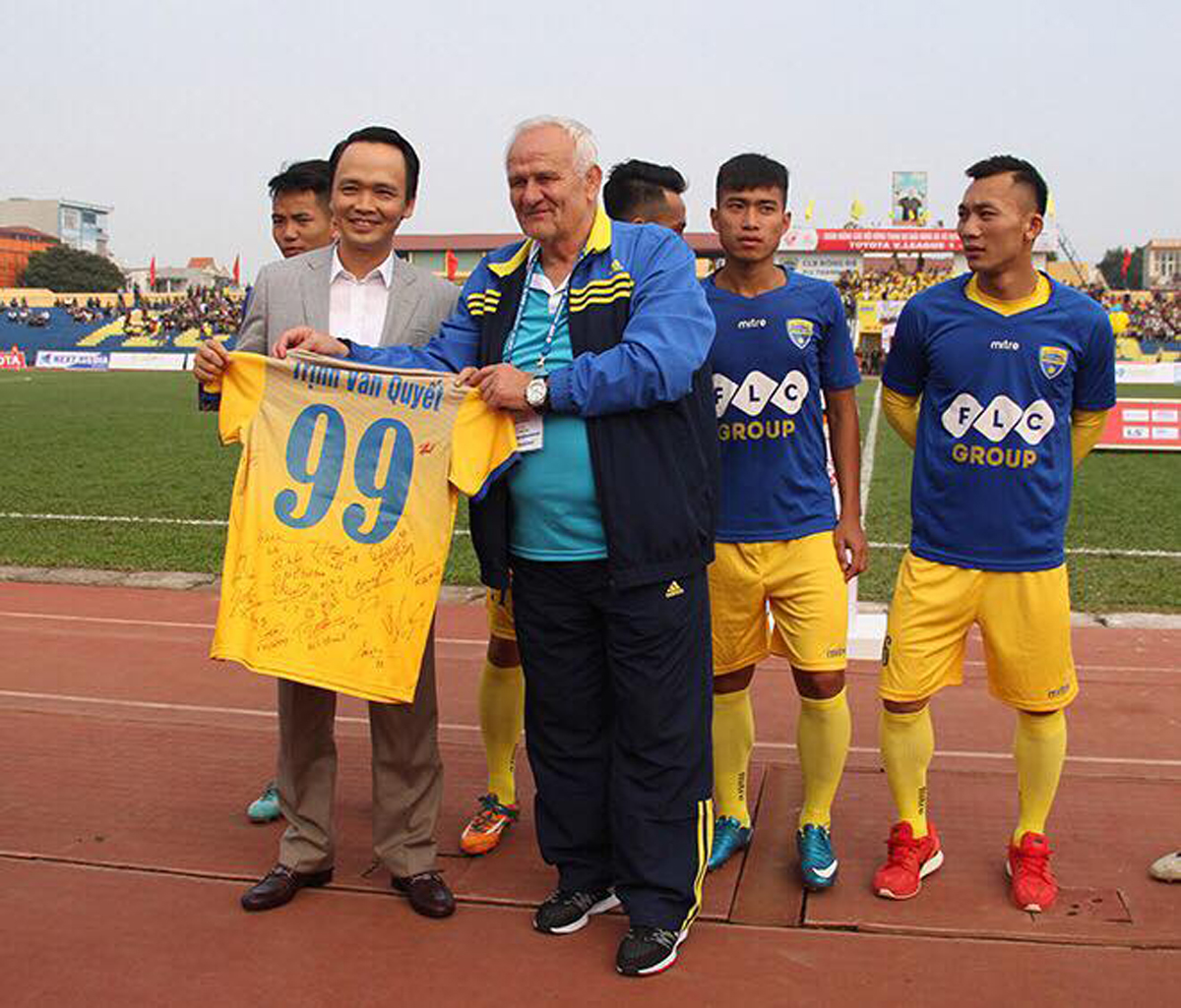 FLC Thanh Hóa từng mời được ông Petrovic, HLV từng vô địch Cúp C1 châu Âu, về với đội bóng xứ Thanh ở V-League 2017