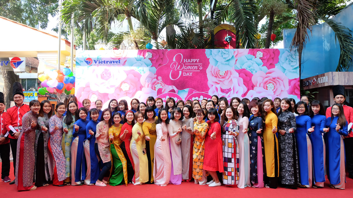 Công ty Vietravel tổ chức ngày lễ 8.3 cho tập thể cán bộ nữ công ty