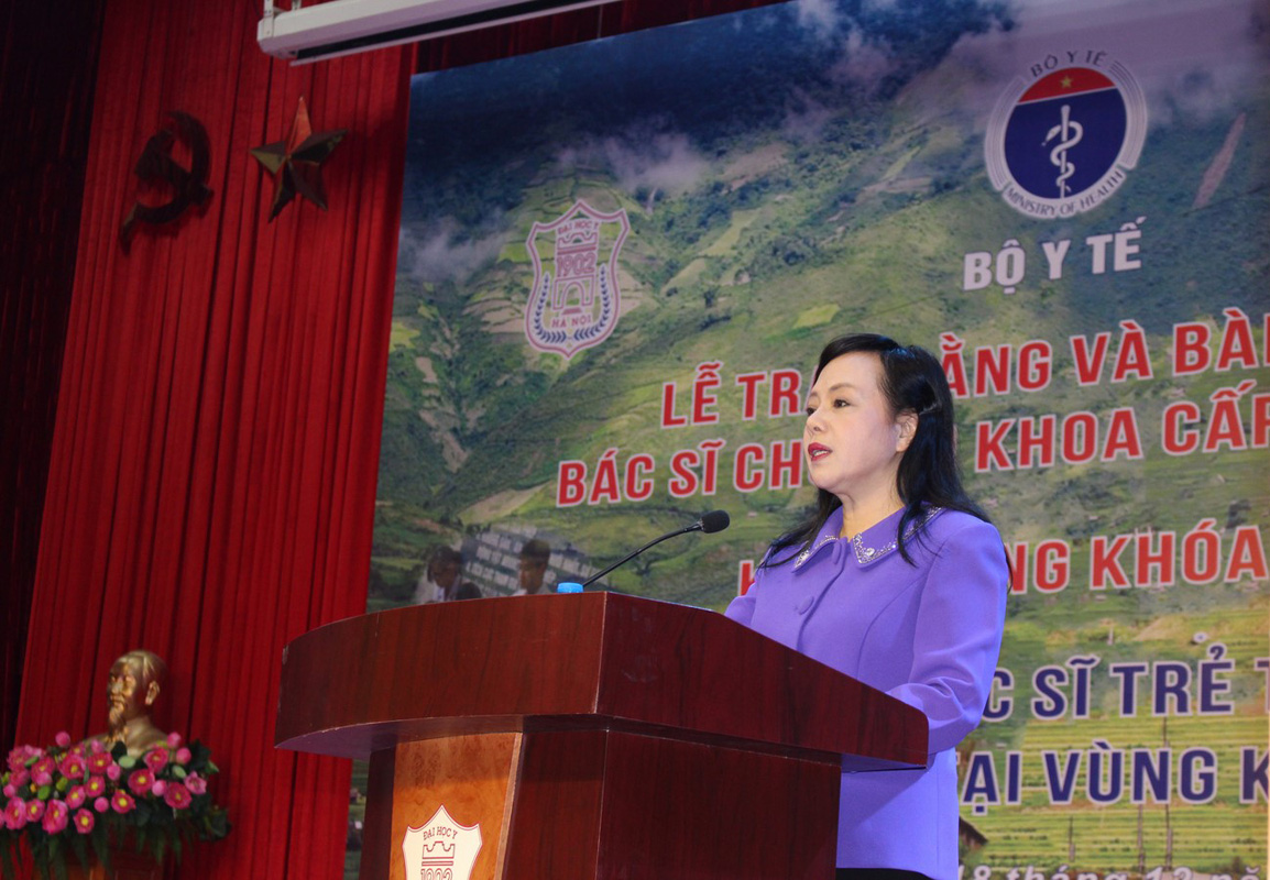 Bộ trưởng Bộ Y tế Nguyễn Thị Kim Tiến: Bác sĩ trẻ về công tác tại các huyện nghèo góp phần bảo đảm chất lượng nhân lực cho y tế cơ sở