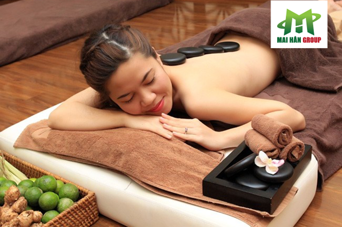 Thư giãn massage đá nóng đem lại những lợi ích sức khỏe vô cùng tốt