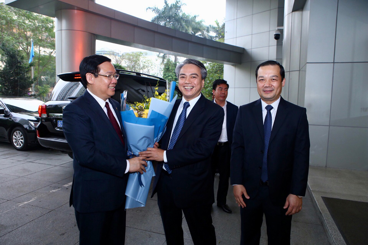 Phó Thủ tướng Vương Đình Huệ đến thăm và làm việc tại VNPT đầu xuân
