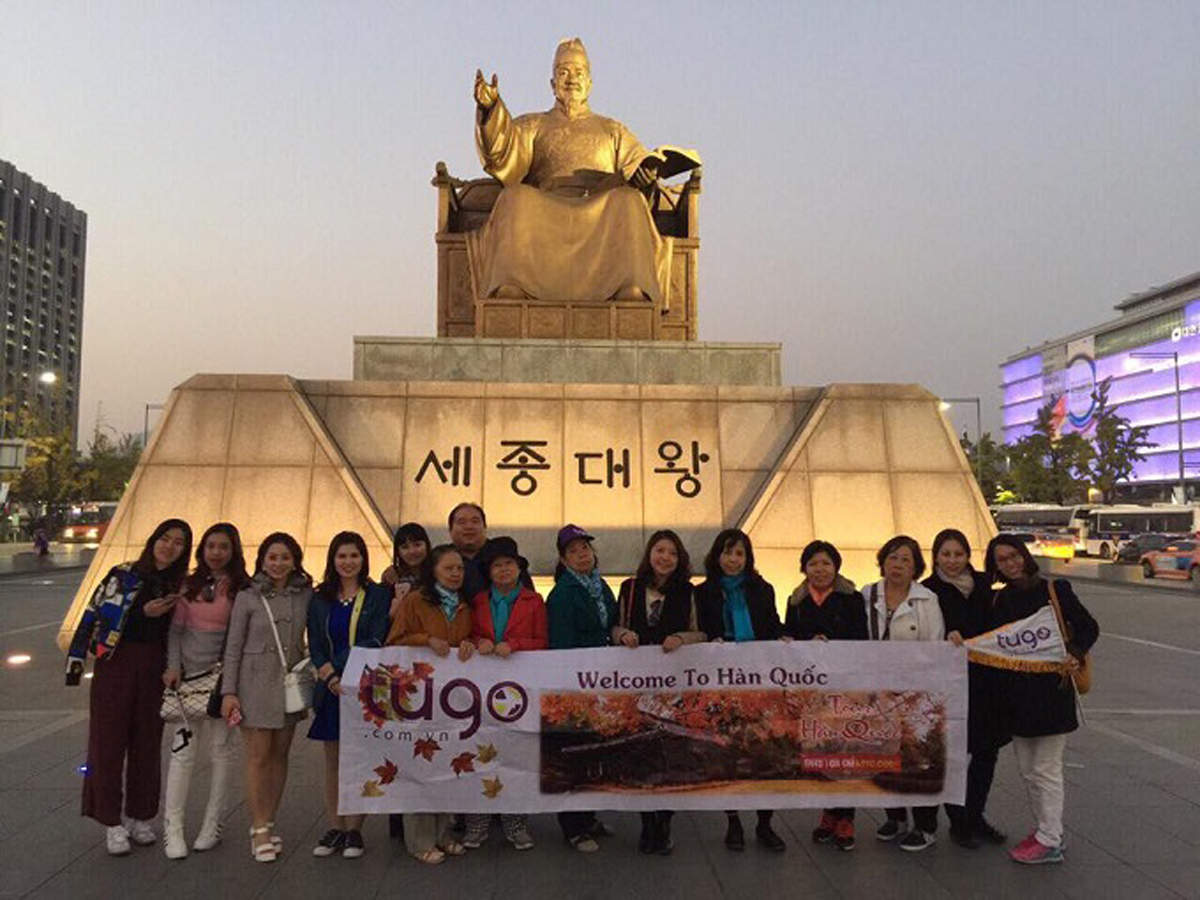 Đoàn khách tham gia tour Hàn Quốc cao cấp của Tugo