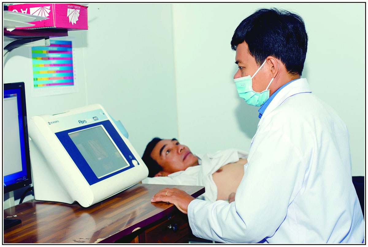 BS.CK2 Dư Huỳnh Hồng Phong, Trưởng khoa Tiêu hóa - Gan mật đo đàn hồi gan bằng máy FibroScan để phát hiện sớm xơ gan 