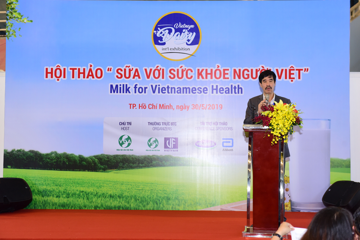 Ông Nguyễn Quốc Khánh - GĐĐH Nghiên cứu và Phát triển của Vinamilk phát biểu tại hội thảo “Sữa vì sức khỏe người Việt”